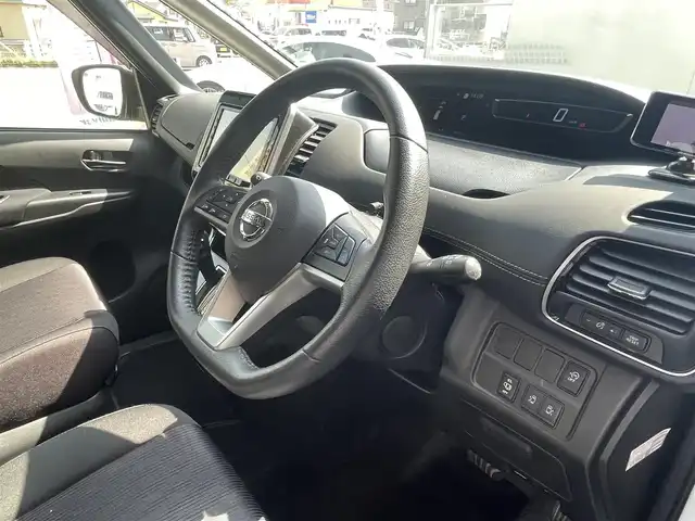 日産 セレナ ハイウェイスターVセレクションⅡ 愛知県 2019(平31)年 8.4万km ブリリアントホワイトパール セーフティパックB /プロパイロット　/LDW /クリアランスソナー　/後席モニター　/パーキングアシスト　/アラウンドビュー　/デジタルインナーミラー　/ハンズフリー両側パワースライドドア　/LEDヘッド　/ステアリングスイッチ　/インテリジェントキー　/スペアキー
