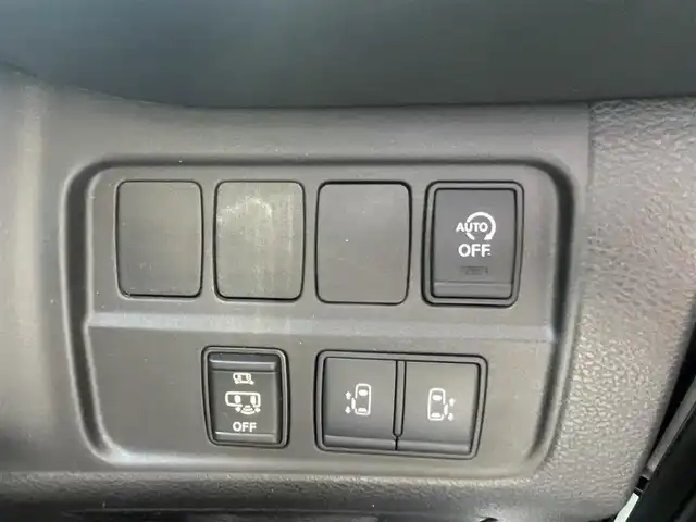 日産 セレナ ハイウェイスターVセレクションⅡ 愛知県 2019(平31)年 8.4万km ブリリアントホワイトパール セーフティパックB /プロパイロット　/LDW /クリアランスソナー　/後席モニター　/パーキングアシスト　/アラウンドビュー　/デジタルインナーミラー　/ハンズフリー両側パワースライドドア　/LEDヘッド　/ステアリングスイッチ　/インテリジェントキー　/スペアキー