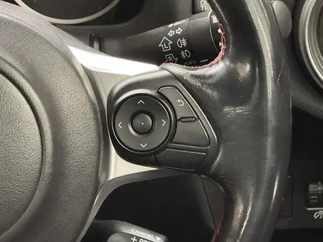 トヨタ ８６ GT リミテッド 三重県 2016(平28)年 6.5万km クリスタルホワイトパール プレミアムガソリン/FR/6F/純正 7インチナビ NSZT-W66T/（AM/FM/CD/DVD/TV/SD/SDREC/Bluetooth）/バックカメラ/ドライブレコーダー 前方/ETC/安全/・ABS/・VSC（ビークル・スタビリティ・コントロール）/・トラクションコントロール（TRACK機能付）/・ヒルスタートアシスト/・緊急ブレーキシグナル/・SRS 運転席・助手席＋サイド＋カーテンシールドエアバッグ/装備/・【OP】SACHSアブソーバー（フロント・リヤ）/・ウェッズスポーツ 社外18inAW*/・ハーフレザーシート（本革×アルカンターラ）/・シートヒーター（D/N）/・クルーズコントロール/・左右独立オートエアコン/・コンライト（ヘッドライト自動点灯・自動消灯システム）/・LEDヘッドランプ/・フロント（LED）＆リヤフォグランプ/・ステアリングスイッチ/・電動格納ドアミラー/・パワーステアリング/・パワーウインドウ/・プッシュスタート/・取/・予備スマートキーx1/*【アルミホイール】/・WedsSport RE05M/・18×8.5J ＋45 100-5H/・2022年12月製造