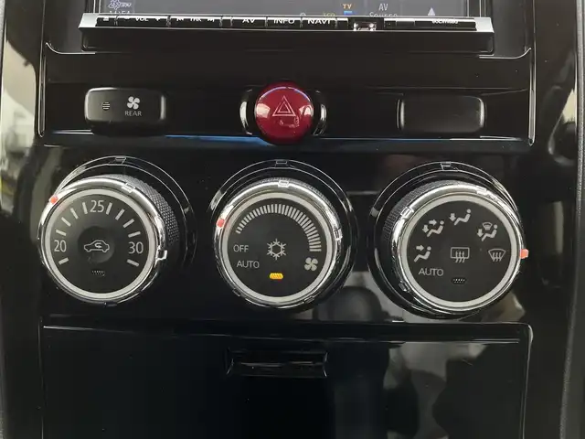 三菱 デリカＤ：５ D－Power package 新潟県 2015(平27)年 12.2万km ディープシーグリーンマイカ ワンオーナー/4WD/禁煙車/純正ディーラーオプションナビ/（ワンセグTV/DVD/AUX/BT/USB）/バックカメラ/前後ドライブレコーダー/ステアリングスイッチ/パドルシフト/マルチインフォメーションディスプレイ/ドライブモードセレクター/シートヒーター(D/N)/純正ドアバイザー/純正フロントグリル(車載)/両側パワースライドドア/オートリトラクタブルウィンカーミラー/純正オートHIDヘッドライト/フロントフォグライト/サイドアンダーミラー/スペアキー×1/ビルトインETC/保証書/取扱説明書/説明書