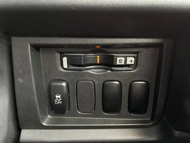 三菱 デリカＤ：５ D－Power package 新潟県 2015(平27)年 12.2万km ディープシーグリーンマイカ ワンオーナー/4WD/禁煙車/純正ディーラーオプションナビ/（ワンセグTV/DVD/AUX/BT/USB）/バックカメラ/前後ドライブレコーダー/ステアリングスイッチ/パドルシフト/マルチインフォメーションディスプレイ/ドライブモードセレクター/シートヒーター(D/N)/純正ドアバイザー/純正フロントグリル(車載)/両側パワースライドドア/オートリトラクタブルウィンカーミラー/純正オートHIDヘッドライト/フロントフォグライト/サイドアンダーミラー/スペアキー×1/ビルトインETC/保証書/取扱説明書/説明書