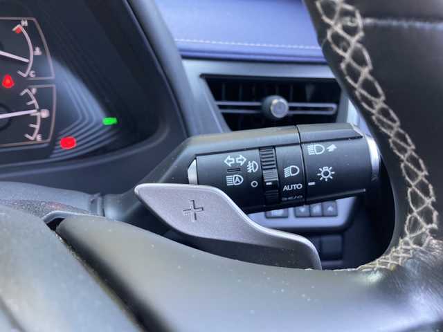 レクサス ＵＸ 250h アーバンエレガンス 富山県 2021(令3)年 2.8万km グラファイトブラックガラスフレーク 純正HDDナビ/フルセグ/サンルーフ/ガラスルーフ/プリクラッシュセーフティ/全方位カメラ/禁煙車/バックカメラ/コーナーセンサー/ETC2.0/ブラインドスポットモニター/電動リアゲート/LEDヘッドライト/レーダークルーズコントロール/パワーシート/パドルシフト/スマートキー/シートヒーター/純正アルミ/純正オーディオ/ウィンカーミラー/電動格納ミラー/プッシュスタート