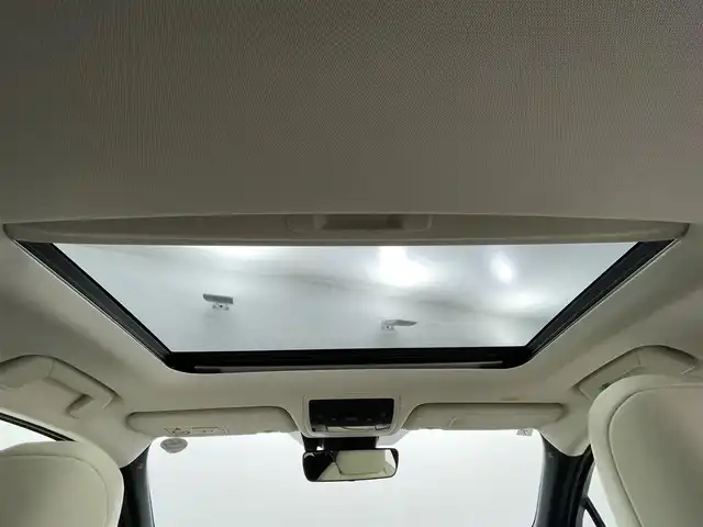 レクサス ＵＸ 250h アーバンエレガンス 熊本県 2021(令3)年 2.8万km グラファイトブラックガラスフレーク サンルーフ/純正ナビ（ApplCarPlay・AndroidAuto・CD・DVD・フルセグ・BT・USB）/パノラミックビュモニター/前後コーナーセンサー/ビルトインETC2.0/レクサスセーフティーシステム/・プリクラッシュセーフティ/・レーンキープアシスト/・ロードサインアシスト/・アダブティブクルーズコントロール/・オートハイビーム/・ブラインドスポットモニター/・リアクロストラフィックアラート/・駐車時支援パーキングサポートシステム/横滑り防止/パワーバックドア/前席シートヒーター/ステアリングヒーター/ヘッドアップディスプレイ/パドルシフト/電動パーキング/ブレーキホールド/レザーシート/純正フロアマット/純正１８インチAW/オートライト/LEDヘッドライト/フォグランプ/スマートキー/プッシュスタート