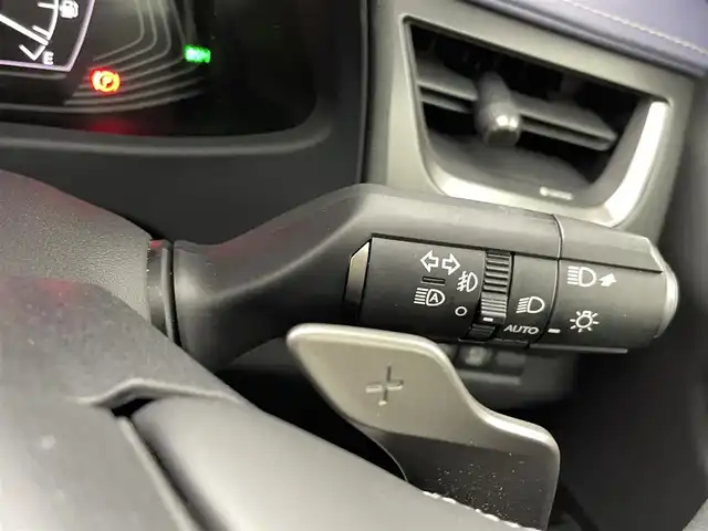 レクサス ＵＸ 250h アーバンエレガンス 熊本県 2021(令3)年 2.8万km グラファイトブラックガラスフレーク サンルーフ/純正ナビ（ApplCarPlay・AndroidAuto・CD・DVD・フルセグ・BT・USB）/パノラミックビュモニター/前後コーナーセンサー/ビルトインETC2.0/レクサスセーフティーシステム/・プリクラッシュセーフティ/・レーンキープアシスト/・ロードサインアシスト/・アダブティブクルーズコントロール/・オートハイビーム/・ブラインドスポットモニター/・リアクロストラフィックアラート/・駐車時支援パーキングサポートシステム/横滑り防止/パワーバックドア/前席シートヒーター/ステアリングヒーター/ヘッドアップディスプレイ/パドルシフト/電動パーキング/ブレーキホールド/レザーシート/純正フロアマット/純正１８インチAW/オートライト/LEDヘッドライト/フォグランプ/スマートキー/プッシュスタート