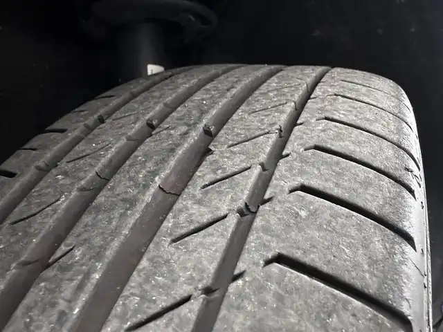 スズキ スイフト スポーツ 宮城県 2024(令6)年 1.6万km スピーディーブルーM ワンオーナー/6速MT/セーフティサポート/・デュアルセンサーブレーキサポート/・アダプティブクルーズコントロール/・リアパーキングセンサー/・車線逸脱警報機能/・車線逸脱抑制機能/・リアクロストラフィックアラート/・ブラインドスポットモニター/・ハイビームアシスト/・ふらつき警報機能/・標識認識機能/・先行車発進お知らせ機能/社外SDメモリナビ/・CD/DVD/・Bluetooth/・フルセグTV/バックカメラ/シートヒーター/革巻きステアリング/ステアリングスイッチ/オートエアコン/LEDヘッドランプ/フォグランプ/オートライト/スマートキー＆プッシュスタート/純正17インチAW（スタッドレス）/純正フロアマット/W/サイド/カーテンエアバッグ/取扱説明書/保証書