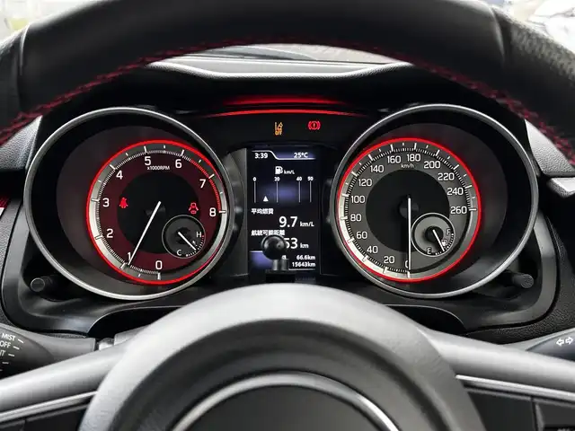 スズキ スイフト スポーツ 宮城県 2024(令6)年 1.6万km スピーディーブルーM ワンオーナー/6速MT/セーフティサポート/・デュアルセンサーブレーキサポート/・アダプティブクルーズコントロール/・リアパーキングセンサー/・車線逸脱警報機能/・車線逸脱抑制機能/・リアクロストラフィックアラート/・ブラインドスポットモニター/・ハイビームアシスト/・ふらつき警報機能/・標識認識機能/・先行車発進お知らせ機能/社外SDメモリナビ/・CD/DVD/・Bluetooth/・フルセグTV/バックカメラ/シートヒーター/革巻きステアリング/ステアリングスイッチ/オートエアコン/LEDヘッドランプ/フォグランプ/オートライト/スマートキー＆プッシュスタート/純正17インチAW（スタッドレス）/純正フロアマット/W/サイド/カーテンエアバッグ/取扱説明書/保証書