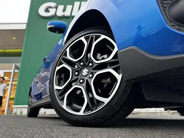 スズキ スイフト スポーツ 宮城県 2024(令6)年 1.6万km スピーディーブルーM ワンオーナー/6速MT/セーフティサポート/・デュアルセンサーブレーキサポート/・アダプティブクルーズコントロール/・リアパーキングセンサー/・車線逸脱警報機能/・車線逸脱抑制機能/・リアクロストラフィックアラート/・ブラインドスポットモニター/・ハイビームアシスト/・ふらつき警報機能/・標識認識機能/・先行車発進お知らせ機能/社外SDメモリナビ/・CD/DVD/・Bluetooth/・フルセグTV/バックカメラ/シートヒーター/革巻きステアリング/ステアリングスイッチ/オートエアコン/LEDヘッドランプ/フォグランプ/オートライト/スマートキー＆プッシュスタート/純正17インチAW（スタッドレス）/純正フロアマット/W/サイド/カーテンエアバッグ/取扱説明書/保証書