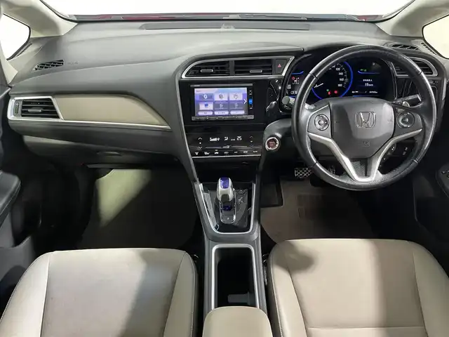 ホンダ シャトル ハイブリッド X スタイルエディション 大阪府 2016(平28)年 4.8万km ミラノレッド あんしんＰＧ　クルコン　衝突軽減　ハーフレザー　ＥＴＣ　ドラレコ　純正ナビフルセグＴＶ（Ｂｌｕｅｔｏｏｔｈ接続，ＣＤ，ＤＶＤ再生）　アイドリングストップ　スマートキー　オートライト　ＬＥＤヘッドライト