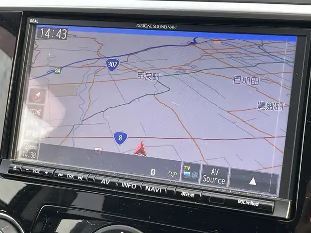 スバル レヴォーグ 1．6GT アイサイト 滋賀県 2015(平27)年 14.3万km クリスタルホワイトP 純正SDナビ/・AM/FM/・CD/DVD/・SD/USB/・Bluetooth/・フルセグTV/バックカメラ/ステアリングスイッチ/革巻きステアリング/パドルシフト/ETC/ミラー一体型前後ドラレコ/前席パワーシート/前席シートヒーター/運転席メモリーシート/オートマチックヘッドライト/LEDヘッドライト/フォグランプ/衝突軽減ブレーキ/レーンキープアシスト/先行車発進告知/アダプティブクルーズコントロール/電動格納ミラー/社外17インチアルミホイール/スマートキー×2