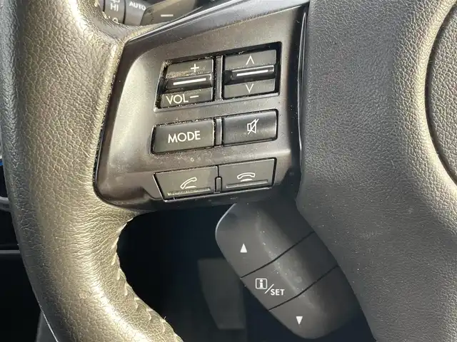 スバル レヴォーグ 1．6GT アイサイト 滋賀県 2015(平27)年 14.3万km クリスタルホワイトP 純正SDナビ/・AM/FM/・CD/DVD/・SD/USB/・Bluetooth/・フルセグTV/バックカメラ/ステアリングスイッチ/革巻きステアリング/パドルシフト/ETC/ミラー一体型前後ドラレコ/前席パワーシート/前席シートヒーター/運転席メモリーシート/オートマチックヘッドライト/LEDヘッドライト/フォグランプ/衝突軽減ブレーキ/レーンキープアシスト/先行車発進告知/アダプティブクルーズコントロール/電動格納ミラー/社外17インチアルミホイール/スマートキー×2