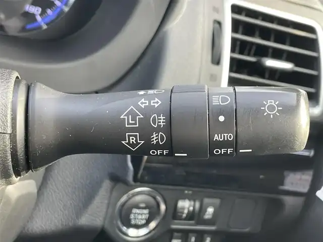 スバル レヴォーグ 1．6GT アイサイト 滋賀県 2015(平27)年 14.3万km クリスタルホワイトP 純正SDナビ/・AM/FM/・CD/DVD/・SD/USB/・Bluetooth/・フルセグTV/バックカメラ/ステアリングスイッチ/革巻きステアリング/パドルシフト/ETC/ミラー一体型前後ドラレコ/前席パワーシート/前席シートヒーター/運転席メモリーシート/オートマチックヘッドライト/LEDヘッドライト/フォグランプ/衝突軽減ブレーキ/レーンキープアシスト/先行車発進告知/アダプティブクルーズコントロール/電動格納ミラー/社外17インチアルミホイール/スマートキー×2