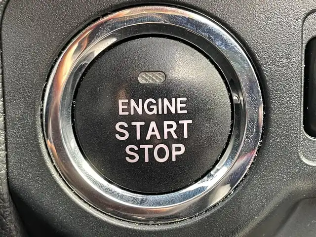 スバル レヴォーグ 1．6GT アイサイト 滋賀県 2015(平27)年 14.3万km クリスタルホワイトP 純正SDナビ/・AM/FM/・CD/DVD/・SD/USB/・Bluetooth/・フルセグTV/バックカメラ/ステアリングスイッチ/革巻きステアリング/パドルシフト/ETC/ミラー一体型前後ドラレコ/前席パワーシート/前席シートヒーター/運転席メモリーシート/オートマチックヘッドライト/LEDヘッドライト/フォグランプ/衝突軽減ブレーキ/レーンキープアシスト/先行車発進告知/アダプティブクルーズコントロール/電動格納ミラー/社外17インチアルミホイール/スマートキー×2