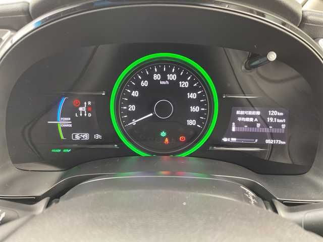 ホンダ シャトル ハイブリッド X ホンダセンシング 大阪府 2019(令1)年 5.3万km プラチナホワイトパール ホンダセンシング/　・衝突軽減ブレーキ/　・誤発進抑制機能/　・先行車発進お知らせ機能/　・標識認識機能/　・路外逸脱抑制機能/　・アダプティブ・クルーズ・コントロール/　・車線維持支援システム/　・オートマチックハイビーム/純正ナビ/　（Bluetooth/CD）/バックカメラ/シートヒーター/LEDヘッドライト/フォグランプ/オートライト/社外16インチアルミホイール/コーナーセンサー/スマートキー/ETC