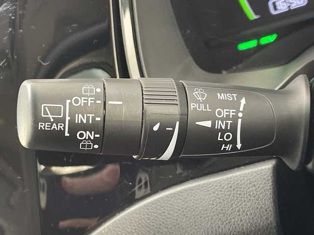 ホンダ シャトル ハイブリッド X ホンダセンシング 大阪府 2019(令1)年 5.3万km プラチナホワイトパール ホンダセンシング/　・衝突軽減ブレーキ/　・誤発進抑制機能/　・先行車発進お知らせ機能/　・標識認識機能/　・路外逸脱抑制機能/　・アダプティブ・クルーズ・コントロール/　・車線維持支援システム/　・オートマチックハイビーム/純正ナビ/　（Bluetooth/CD）/バックカメラ/シートヒーター/LEDヘッドライト/フォグランプ/オートライト/社外16インチアルミホイール/コーナーセンサー/スマートキー/ETC