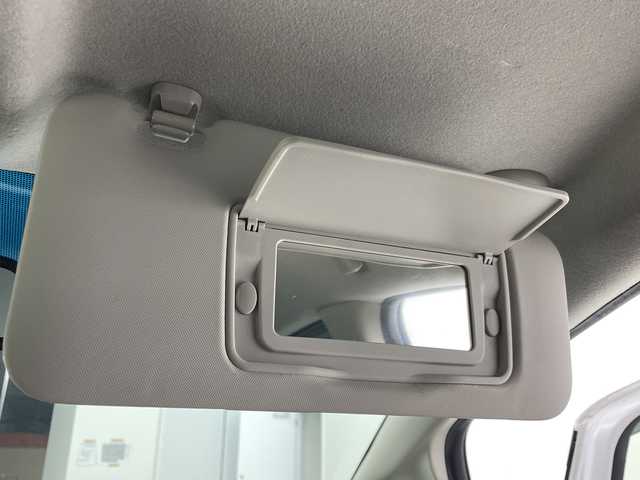 ホンダ シャトル ハイブリッド X ホンダセンシング 大阪府 2019(令1)年 5.3万km プラチナホワイトパール ホンダセンシング/　・衝突軽減ブレーキ/　・誤発進抑制機能/　・先行車発進お知らせ機能/　・標識認識機能/　・路外逸脱抑制機能/　・アダプティブ・クルーズ・コントロール/　・車線維持支援システム/　・オートマチックハイビーム/純正ナビ/　（Bluetooth/CD）/バックカメラ/シートヒーター/LEDヘッドライト/フォグランプ/オートライト/社外16インチアルミホイール/コーナーセンサー/スマートキー/ETC