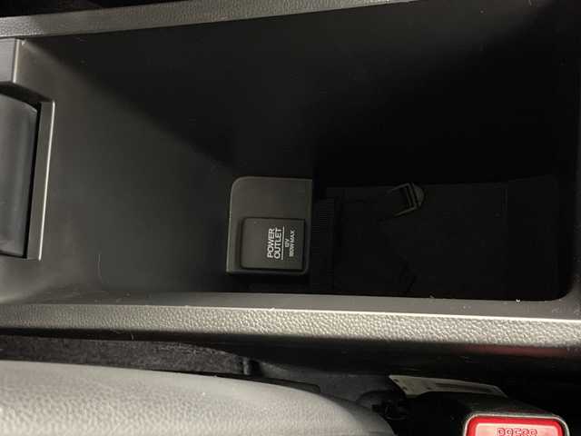 ホンダ シャトル ハイブリッド X ホンダセンシング 大阪府 2019(令1)年 5.3万km プラチナホワイトパール ホンダセンシング/　・衝突軽減ブレーキ/　・誤発進抑制機能/　・先行車発進お知らせ機能/　・標識認識機能/　・路外逸脱抑制機能/　・アダプティブ・クルーズ・コントロール/　・車線維持支援システム/　・オートマチックハイビーム/純正ナビ/　（Bluetooth/CD）/バックカメラ/シートヒーター/LEDヘッドライト/フォグランプ/オートライト/社外16インチアルミホイール/コーナーセンサー/スマートキー/ETC