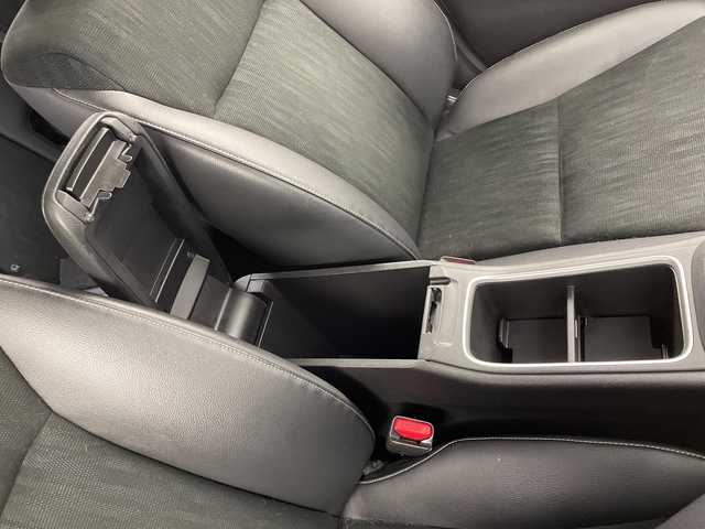 ホンダ シャトル ハイブリッド X ホンダセンシング 大阪府 2019(令1)年 5.3万km プラチナホワイトパール ホンダセンシング/　・衝突軽減ブレーキ/　・誤発進抑制機能/　・先行車発進お知らせ機能/　・標識認識機能/　・路外逸脱抑制機能/　・アダプティブ・クルーズ・コントロール/　・車線維持支援システム/　・オートマチックハイビーム/純正ナビ/　（Bluetooth/CD）/バックカメラ/シートヒーター/LEDヘッドライト/フォグランプ/オートライト/社外16インチアルミホイール/コーナーセンサー/スマートキー/ETC