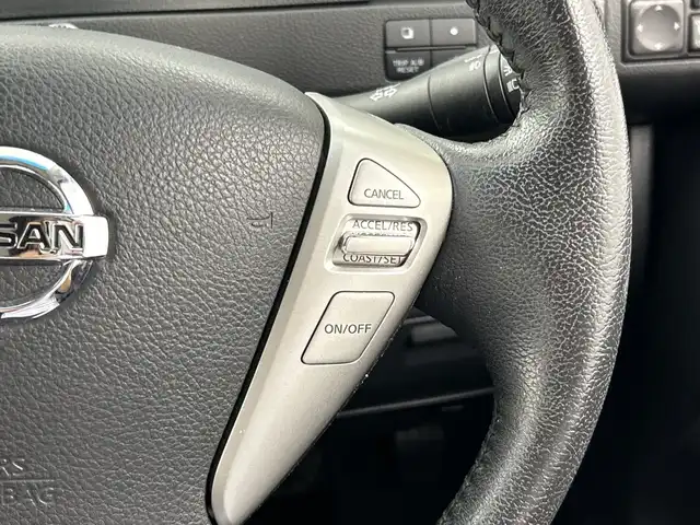 日産 セレナ ハイウェイスター Sハイブリッド 三重県 2015(平27)年 5.9万km ブリリアントシルバー /禁煙車//純正ナビ//衝突軽減//クルーズコントロール//車線逸脱警報//前方ドライブレコーダー//ETC//横滑り防止装置//革巻きステアリング//アイドリングストップ//純正フロアマット//スマートキー//プッシュスタート