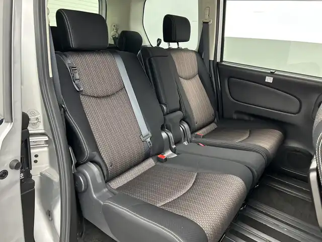 日産 セレナ ハイウェイスター Sハイブリッド 三重県 2015(平27)年 5.9万km ブリリアントシルバー /禁煙車//純正ナビ//衝突軽減//クルーズコントロール//車線逸脱警報//前方ドライブレコーダー//ETC//横滑り防止装置//革巻きステアリング//アイドリングストップ//純正フロアマット//スマートキー//プッシュスタート