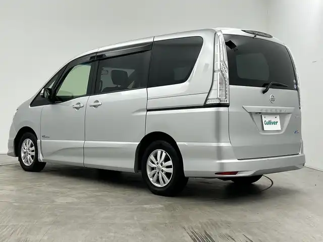 日産 セレナ ハイウェイスター Sハイブリッド 三重県 2015(平27)年 5.9万km ブリリアントシルバー /禁煙車//純正ナビ//衝突軽減//クルーズコントロール//車線逸脱警報//前方ドライブレコーダー//ETC//横滑り防止装置//革巻きステアリング//アイドリングストップ//純正フロアマット//スマートキー//プッシュスタート