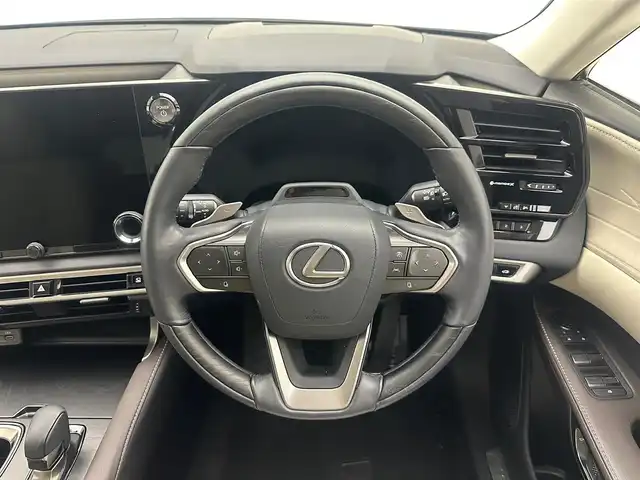 レクサス ＲＸ 450h+ バージョンL 兵庫県 2023(令5)年 2.2万km ソニッククォーツ サンルーフ/レーザーシート/シートヒーター＆エアシーター/パワーシート/純正コネクトナビ＆フルセグTV/TVキャンセラー/アラウンドビューモニター/デジタルインナーミラー/ワイヤレス充電/ETC2.0/HUD/パワーバックドア/電子パーキング/レーダークルーズコントロール/レーンキープアシスト/オートライト＆ハイビーム/LEDライト/コーナーセンサー/Aストップ/スマートキー/プッシュスタート