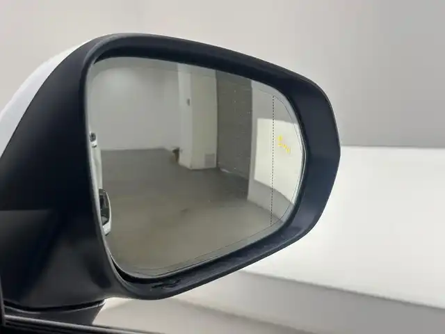 レクサス ＲＸ 450h+ バージョンL 兵庫県 2023(令5)年 2.2万km ソニッククォーツ サンルーフ/レーザーシート/シートヒーター＆エアシーター/パワーシート/純正コネクトナビ＆フルセグTV/TVキャンセラー/アラウンドビューモニター/デジタルインナーミラー/ワイヤレス充電/ETC2.0/HUD/パワーバックドア/電子パーキング/レーダークルーズコントロール/レーンキープアシスト/オートライト＆ハイビーム/LEDライト/コーナーセンサー/Aストップ/スマートキー/プッシュスタート