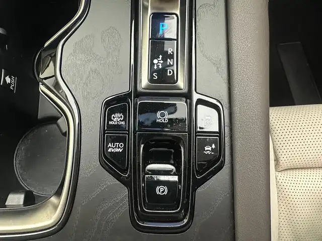 レクサス ＲＸ 450h+ バージョンL 兵庫県 2023(令5)年 2.2万km ソニッククォーツ サンルーフ/レーザーシート/シートヒーター＆エアシーター/パワーシート/純正コネクトナビ＆フルセグTV/TVキャンセラー/アラウンドビューモニター/デジタルインナーミラー/ワイヤレス充電/ETC2.0/HUD/パワーバックドア/電子パーキング/レーダークルーズコントロール/レーンキープアシスト/オートライト＆ハイビーム/LEDライト/コーナーセンサー/Aストップ/スマートキー/プッシュスタート