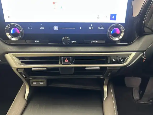 レクサス ＲＸ 450h+ バージョンL 兵庫県 2023(令5)年 2.2万km ソニッククォーツ サンルーフ/レーザーシート/シートヒーター＆エアシーター/パワーシート/純正コネクトナビ＆フルセグTV/TVキャンセラー/アラウンドビューモニター/デジタルインナーミラー/ワイヤレス充電/ETC2.0/HUD/パワーバックドア/電子パーキング/レーダークルーズコントロール/レーンキープアシスト/オートライト＆ハイビーム/LEDライト/コーナーセンサー/Aストップ/スマートキー/プッシュスタート