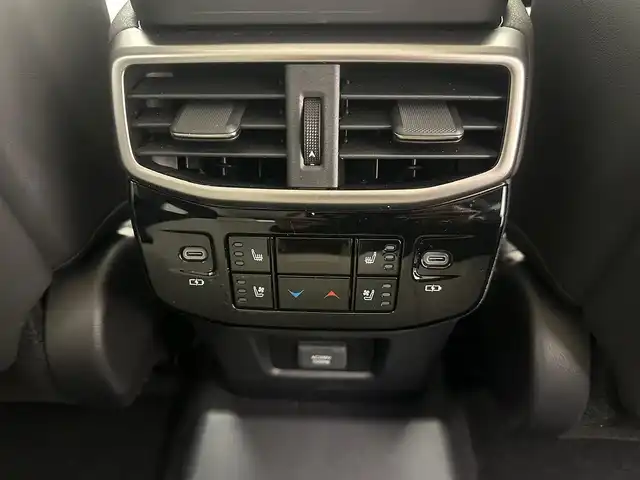 レクサス ＲＸ 450h+ バージョンL 兵庫県 2023(令5)年 2.2万km ソニッククォーツ サンルーフ/レーザーシート/シートヒーター＆エアシーター/パワーシート/純正コネクトナビ＆フルセグTV/TVキャンセラー/アラウンドビューモニター/デジタルインナーミラー/ワイヤレス充電/ETC2.0/HUD/パワーバックドア/電子パーキング/レーダークルーズコントロール/レーンキープアシスト/オートライト＆ハイビーム/LEDライト/コーナーセンサー/Aストップ/スマートキー/プッシュスタート