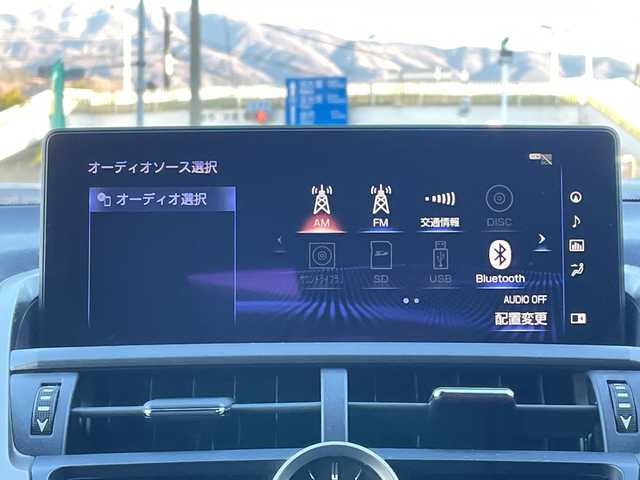 レクサス ＮＸ 300h Iパッケージ 長野県 2018(平30)年 5万km グラファイトブラックガラスフレーク 禁煙車/黒革シート/純正ナビ/フルセグTV/バックカメラ/全周囲カメラ/ステアリングスイッチ/純正１７インチアルミホイール/ブラインドスポットモニタリング/パーキングサポートブレーキ/オートマチックハイビーム/レーンキープアシスト/アイドリングストップ/前席シートヒーター/前席パワーシート/ビルトインETC/オートライト/パドルシフト/ハンドルヒーター/メモリーシート/ドラレコ