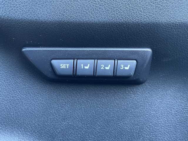 レクサス ＮＸ 300h Iパッケージ 長野県 2018(平30)年 5万km グラファイトブラックガラスフレーク 禁煙車/黒革シート/純正ナビ/フルセグTV/バックカメラ/全周囲カメラ/ステアリングスイッチ/純正１７インチアルミホイール/ブラインドスポットモニタリング/パーキングサポートブレーキ/オートマチックハイビーム/レーンキープアシスト/アイドリングストップ/前席シートヒーター/前席パワーシート/ビルトインETC/オートライト/パドルシフト/ハンドルヒーター/メモリーシート/ドラレコ