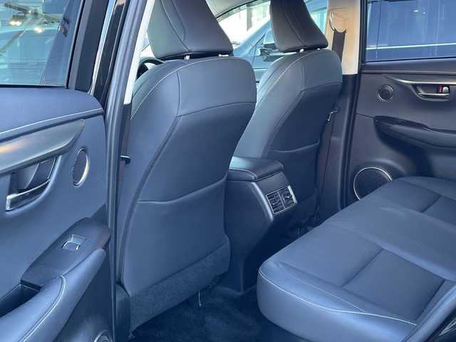 レクサス ＮＸ 300h Iパッケージ 長野県 2018(平30)年 5万km グラファイトブラックガラスフレーク 禁煙車/黒革シート/純正ナビ/フルセグTV/バックカメラ/全周囲カメラ/ステアリングスイッチ/純正１７インチアルミホイール/ブラインドスポットモニタリング/パーキングサポートブレーキ/オートマチックハイビーム/レーンキープアシスト/アイドリングストップ/前席シートヒーター/前席パワーシート/ビルトインETC/オートライト/パドルシフト/ハンドルヒーター/メモリーシート/ドラレコ