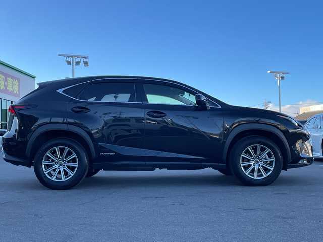 レクサス ＮＸ 300h Iパッケージ 長野県 2018(平30)年 5万km グラファイトブラックガラスフレーク 禁煙車/黒革シート/純正ナビ/フルセグTV/バックカメラ/全周囲カメラ/ステアリングスイッチ/純正１７インチアルミホイール/ブラインドスポットモニタリング/パーキングサポートブレーキ/オートマチックハイビーム/レーンキープアシスト/アイドリングストップ/前席シートヒーター/前席パワーシート/ビルトインETC/オートライト/パドルシフト/ハンドルヒーター/メモリーシート/ドラレコ