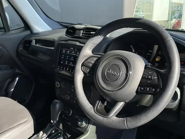 クライスラー・ジープ ジープ レネゲード リミテッド 4xe 長野県 2022(令4)年 3.9万km 黒 黒革シート/ パワーシート / シートヒーター / ACC (アダプティブクルーズコントロール)/ BSM（ブラインドスポットモニター）/ LKA（レーンキープアシスト）/ AppleCarPlay / 純正ナビ / バックカメラ / ヒーテッドステアリング / パークセンサー / LEDヘッドライト / ETC2.0 / USB / 充電ケーブル / 純正17インチAW / 前後ドラレコ