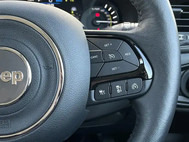 クライスラー・ジープ ジープ レネゲード リミテッド 4xe 長野県 2022(令4)年 3.9万km 黒 黒革シート/ パワーシート / シートヒーター / ACC (アダプティブクルーズコントロール)/ BSM（ブラインドスポットモニター）/ LKA（レーンキープアシスト）/ AppleCarPlay / 純正ナビ / バックカメラ / ヒーテッドステアリング / パークセンサー / LEDヘッドライト / ETC2.0 / USB / 充電ケーブル / 純正17インチAW / 前後ドラレコ