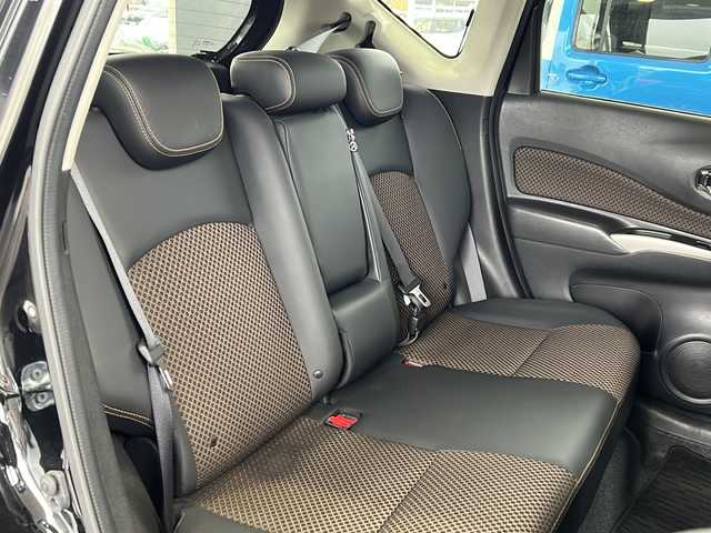 日産 ノート メダリスト エマージェンシーB 鳥取県 2014(平26)年 8.9万km スーパーブラック スマートキー/ハーフレザーシート/プリクラッシュセーフティ/レーンデパーチャー/ドライブレコーダー/純正メモリナビ/ワンセグ・Bluetooth/バックカメラ/オートエアコン/オートライト/LEDヘッドライト/革巻ステアリング/フォグライト/社外AWスタットレス４本積込/ETCユニット/保証書・取説