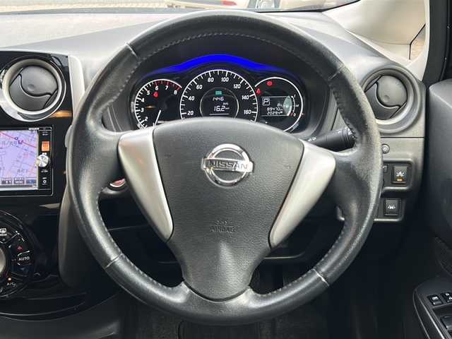 日産 ノート メダリスト エマージェンシーB 鳥取県 2014(平26)年 8.9万km スーパーブラック スマートキー/ハーフレザーシート/プリクラッシュセーフティ/レーンデパーチャー/ドライブレコーダー/純正メモリナビ/ワンセグ・Bluetooth/バックカメラ/オートエアコン/オートライト/LEDヘッドライト/革巻ステアリング/フォグライト/社外AWスタットレス４本積込/ETCユニット/保証書・取説