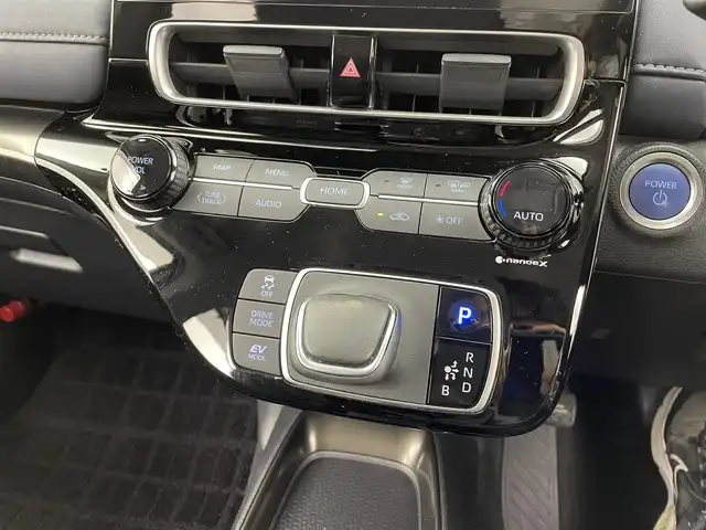 トヨタ アクア Z 大分県 2021(令3)年 2.2万km プラチナホワイトパールマイカ 純正ディスプレイオーディオ/フルセグ/BT/applecarplay/androidauto/ETC/バックカメラ/シートヒーター（D/N）/パワーシート（D）/ドラレコ前後/ステアリングヒーター/トヨタセーフティーセンス/衝突軽減ブレーキ/レーンキープアシスト/コーナーセンサー/標識認識機能/オートハイビーム/レーダークルーズ/モデリスタ（F/S/R）/AC100W