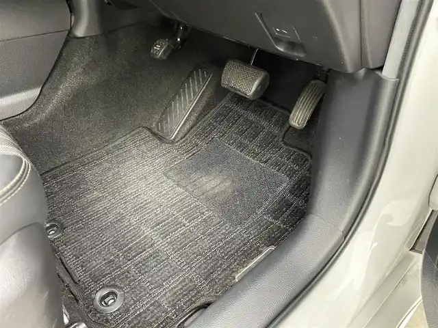 トヨタ アクア Z 大分県 2021(令3)年 2.2万km プラチナホワイトパールマイカ 純正ディスプレイオーディオ/フルセグ/BT/applecarplay/androidauto/ETC/バックカメラ/シートヒーター（D/N）/パワーシート（D）/ドラレコ前後/ステアリングヒーター/トヨタセーフティーセンス/衝突軽減ブレーキ/レーンキープアシスト/コーナーセンサー/標識認識機能/オートハイビーム/レーダークルーズ/モデリスタ（F/S/R）/AC100W