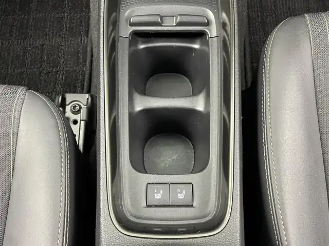 トヨタ アクア Z 大分県 2021(令3)年 2.2万km プラチナホワイトパールマイカ 純正ディスプレイオーディオ/フルセグ/BT/applecarplay/androidauto/ETC/バックカメラ/シートヒーター（D/N）/パワーシート（D）/ドラレコ前後/ステアリングヒーター/トヨタセーフティーセンス/衝突軽減ブレーキ/レーンキープアシスト/コーナーセンサー/標識認識機能/オートハイビーム/レーダークルーズ/モデリスタ（F/S/R）/AC100W