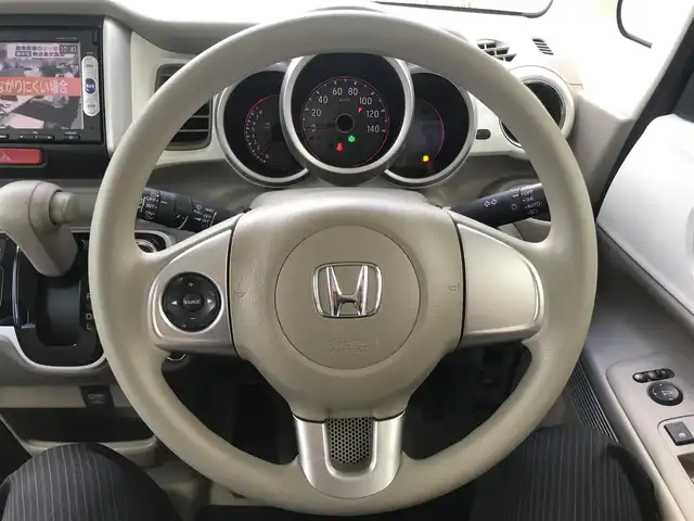 ホンダ Ｎ ＢＯＸ スラッシュ G Aパッケージ 栃木県 2015(平27)年 5.5万km プレミアムホワイトパールⅡ 株)IDOMが運営する【じしゃロン小山店】の自社ローン専用車両になります。こちらは現金またはオートローンご利用時の価格です。自社ローンご希望の方は別途その旨お申付け下さい//禁煙車/純正ワンセグナビ/（CD/DVD/AM/FMラジオ）/(Bluetooth)/スマートキー/プッシュスタート/バックカメラ/シティブレーキアクティブシステム/チップアップシート/ステアリングリモコン/電動格納ドアミラー/パワーウインドウー/オートライト