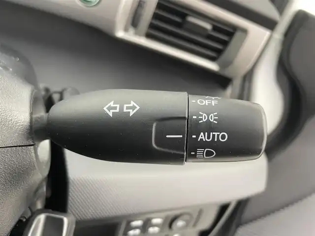 ホンダ フリード G プレミアムエディション 富山県 2016(平28)年 3.1万km ホワイトオーキッドパール 純正ナビ（AM/FM/CD/DVD/BT）/フルセグTV/バックカメラ/フリップダウンモニター/両側パワースライドドア/ハーフレザーシート/クルーズコントロール/スマートキー×2/HIDヘッドライト/横滑り防止装置/純正フロアマット