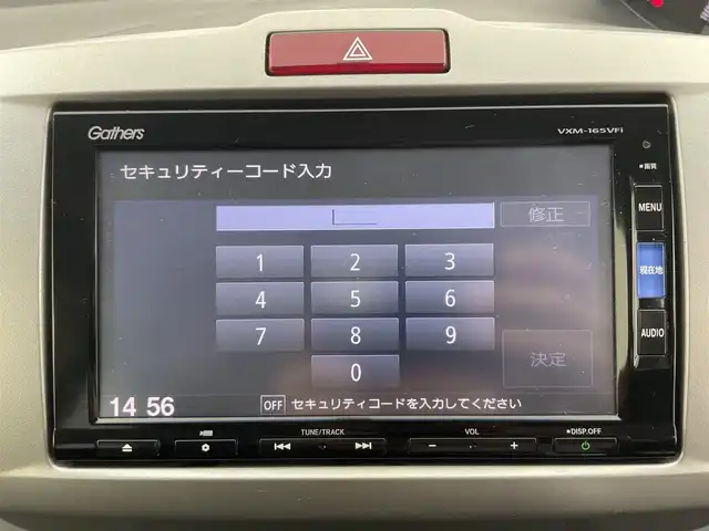 ホンダ フリード G プレミアムエディション 富山県 2016(平28)年 3.1万km ホワイトオーキッドパール 純正ナビ（AM/FM/CD/DVD/BT）/フルセグTV/バックカメラ/フリップダウンモニター/両側パワースライドドア/ハーフレザーシート/クルーズコントロール/スマートキー×2/HIDヘッドライト/横滑り防止装置/純正フロアマット