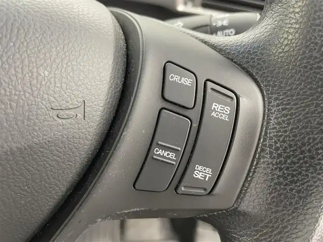 ホンダ フリード G プレミアムエディション 富山県 2016(平28)年 3.1万km ホワイトオーキッドパール 純正ナビ（AM/FM/CD/DVD/BT）/フルセグTV/バックカメラ/フリップダウンモニター/両側パワースライドドア/ハーフレザーシート/クルーズコントロール/スマートキー×2/HIDヘッドライト/横滑り防止装置/純正フロアマット