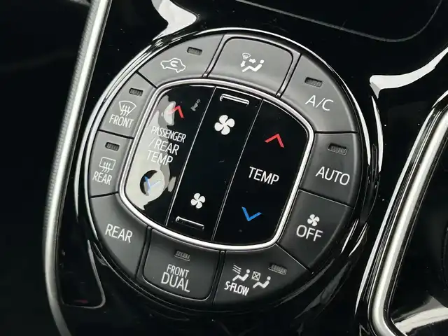 トヨタ ヴォクシー ハイブリッド ZS 煌Ⅲ 東京都 2021(令3)年 5.1万km ホワイトパールクリスタルシャイン セーフティセンス/・プリクラッシュセーフティ/・レーンキープアシスト/・オートハイビーム/・インテリジェントクリアランスソナー/純正10.5型ナビ（NSZN-Z68T）/バックカメラ/・CD/DVD/BT/AM/FM/・HDMI×USB/ミラーリング/TV/クルーズコントロール/ハーフレザーシート/・前席シートヒーター/両側パワースライドドア/リアロールサンシェード/トラクションコントロール/モデリスタフルエアロ/シグネチャーイルブレード/LEDヘッドライト/フォグ/ビルトインETC/保証書・取説・スペアキー