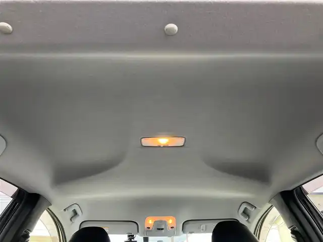 トヨタ プリウス S 静岡県 2018(平30)年 4.8万km アティチュードブラックマイカ エンジンスタートボタン/パワーステアリング/パワーウィンドウ/アイドリングストップ/スマートキー（スペアキー１本）/ETC/メモリナビ（ワンセグTV、CDチェンジャー）/バックカメラ/前後ドライブレコーダー/布系シート/純正アルミホイール/ABS/横滑り防止装置/盗難防止装置/オートライト/キセノンヘッドライト/W+サイドエアバック/カーテンエアバック/社外アルミホイール（スタッドレス）