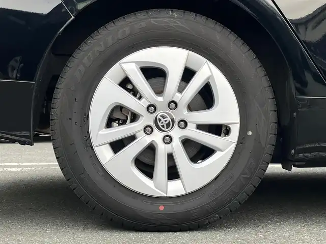 トヨタ プリウス S 静岡県 2018(平30)年 4.8万km アティチュードブラックマイカ エンジンスタートボタン/パワーステアリング/パワーウィンドウ/アイドリングストップ/スマートキー（スペアキー１本）/ETC/メモリナビ（ワンセグTV、CDチェンジャー）/バックカメラ/前後ドライブレコーダー/布系シート/純正アルミホイール/ABS/横滑り防止装置/盗難防止装置/オートライト/キセノンヘッドライト/W+サイドエアバック/カーテンエアバック/社外アルミホイール（スタッドレス）
