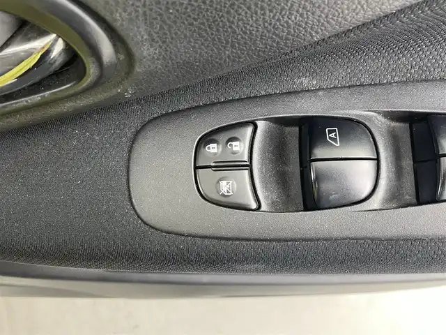 日産 セレナ HWS S HV Vセレ +Sefty 埼玉県 2015(平27)年 5.4万km ブリリアントホワイトパール 純正7型ナビ/（フルTV/AM/FM/CD/DVD/BT）/純正11型フリップモニター/クルーズコントロール/全方位カメラ/両側パワースライドドア/プッシュスタート/純正フロアマット/純正アルミホイール/パワーステアリング/パワーウィンドウ