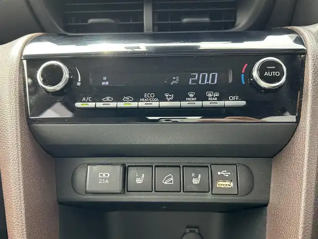 トヨタ ヤリスクロス ハイブリッド Z 富山県 2021(令3)年 8.3万km ホワイトパールクリスタルシャイン ４WD/ワンオーナー/パノラミックビューモニター/純正ディスプレイオーディオ/Bluetooth/フルセグTV/トヨタチームメイト/トヨタセーフティセンス/プリクラッシュセーフティ/レーントレーシングアシスト/レーダークルーズコントロール/オートマチックハイビーム/ロードサインアシスト/ブラインドスポットモニター/運転席パワーシート/前席シートヒーター/LEDオートライト/LEDフォグライト/コーナーセンサー/ドライブレコーダー