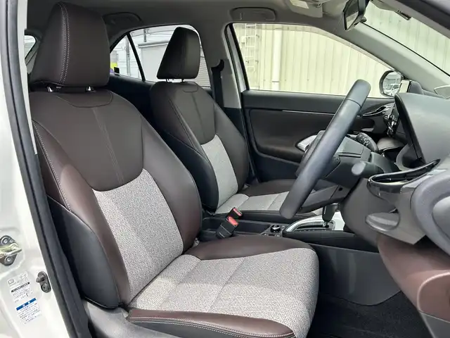 トヨタ ヤリスクロス ハイブリッド Z 富山県 2021(令3)年 8.3万km ホワイトパールクリスタルシャイン ４WD/ワンオーナー/パノラミックビューモニター/純正ディスプレイオーディオ/Bluetooth/フルセグTV/トヨタチームメイト/トヨタセーフティセンス/プリクラッシュセーフティ/レーントレーシングアシスト/レーダークルーズコントロール/オートマチックハイビーム/ロードサインアシスト/ブラインドスポットモニター/運転席パワーシート/前席シートヒーター/LEDオートライト/LEDフォグライト/コーナーセンサー/ドライブレコーダー